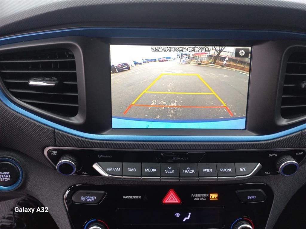 HYUNDAI Ioniq - Vista 11