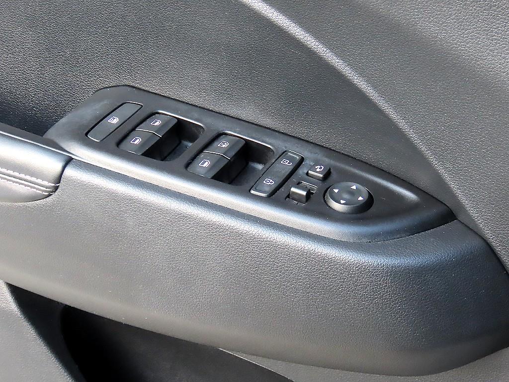 HYUNDAI Venue - Vista 12