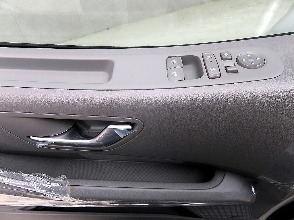 HYUNDAI Staria - Vista 11