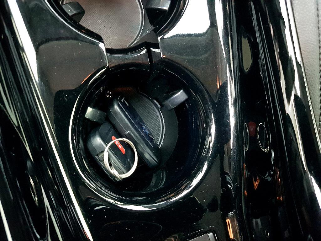 Toyota Prius 2017 Negro - Importación desde Corea - HF Imports Iquique - Foto 14