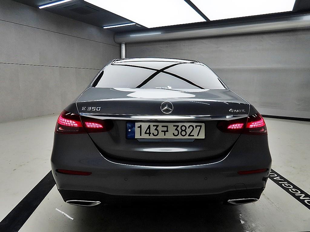 Mercedes Benz E class - Vista 3