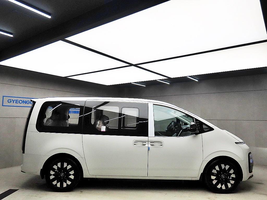 HYUNDAI Staria - Vista 2