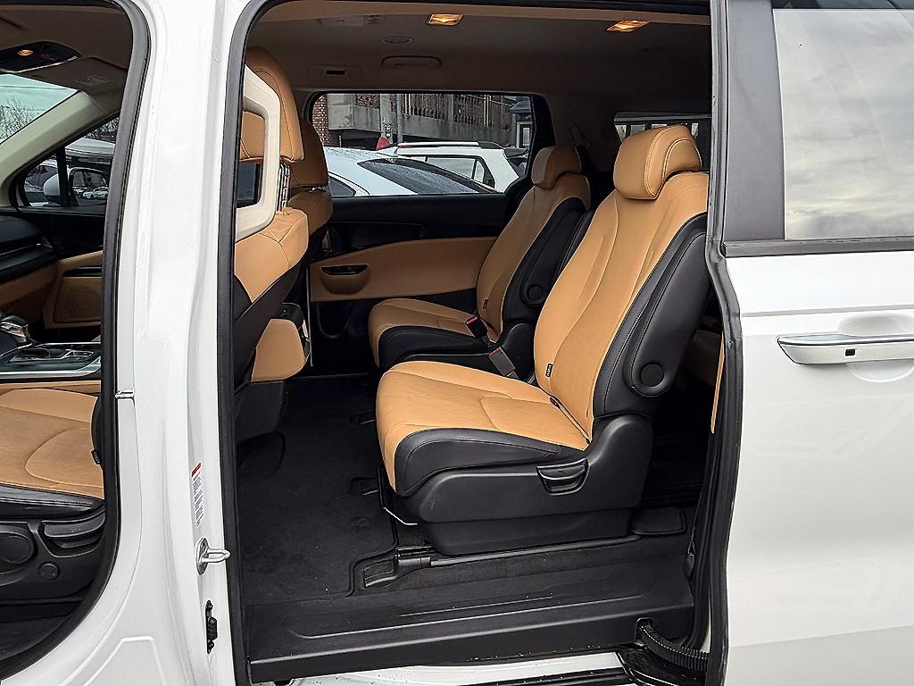 KIA Carnival - Vista 7