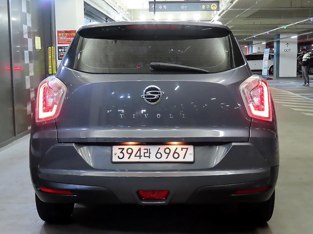 Ssangyong Tivoli - Vista 5