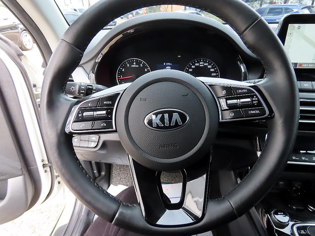 KIA Seltos - Vista 8