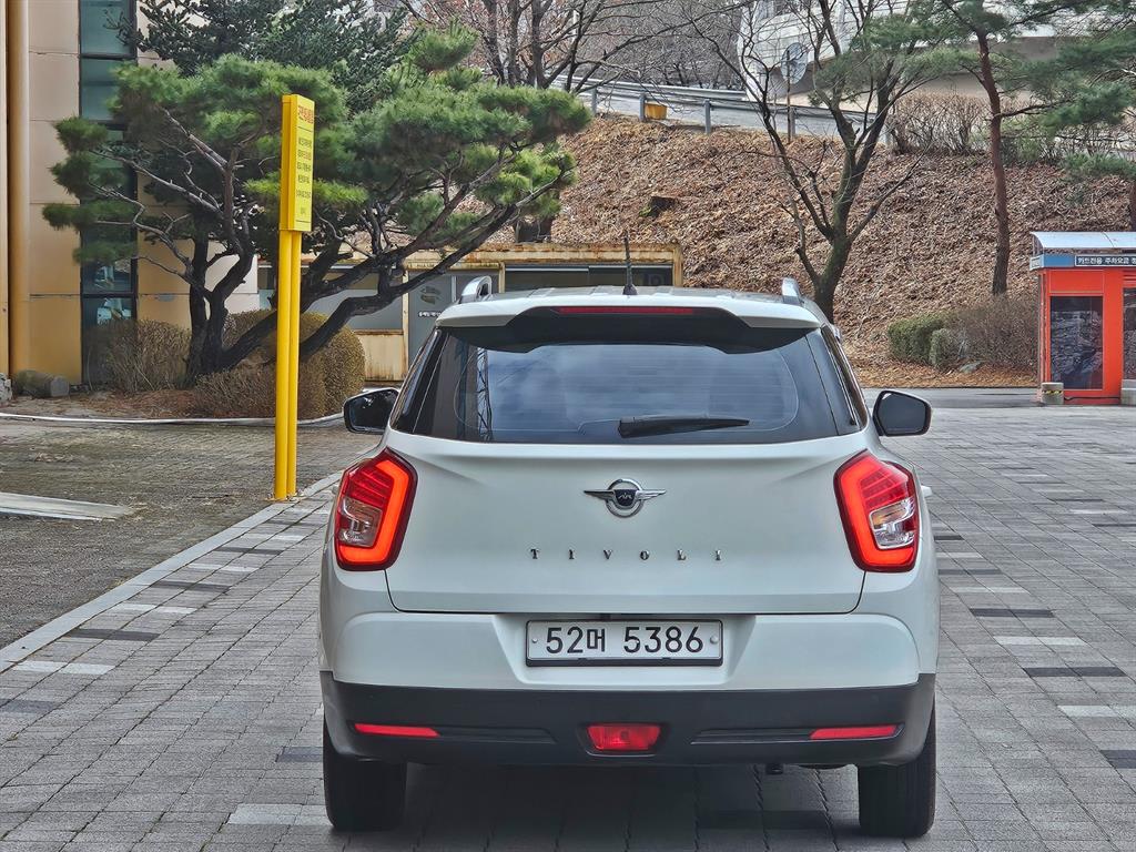 Ssangyong Tivoli - Vista 5