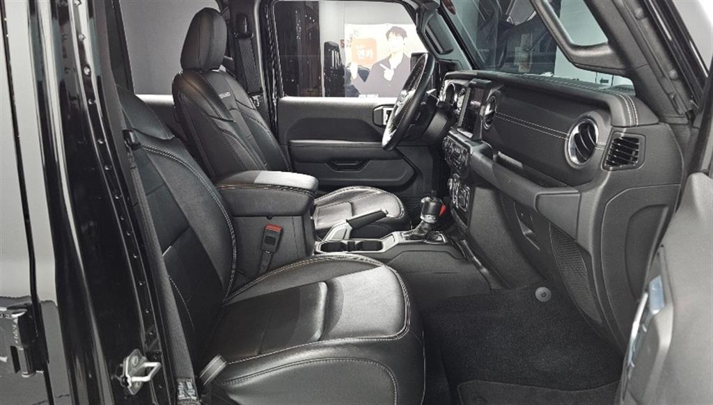 Jeep Wrangler - Vista 11