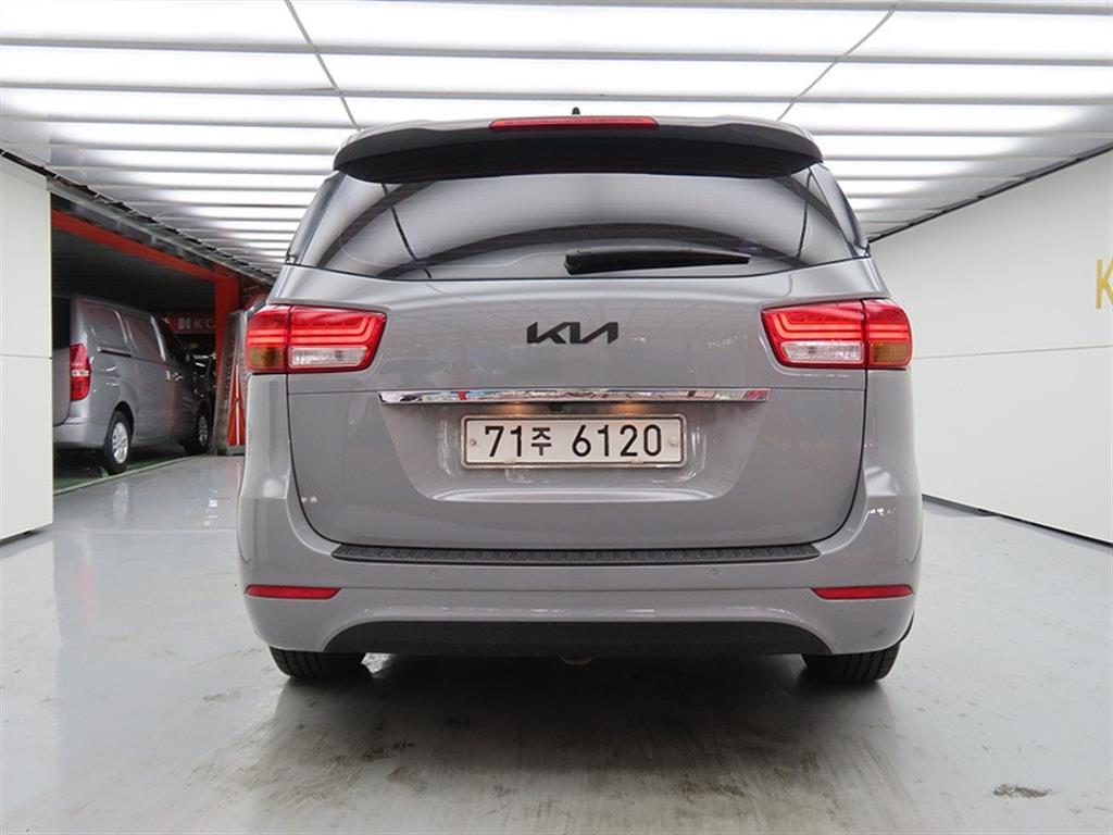 KIA Carnival - Vista 3