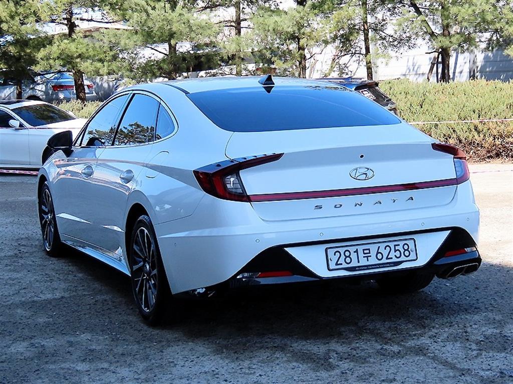 HYUNDAI Sonata - Vista 3