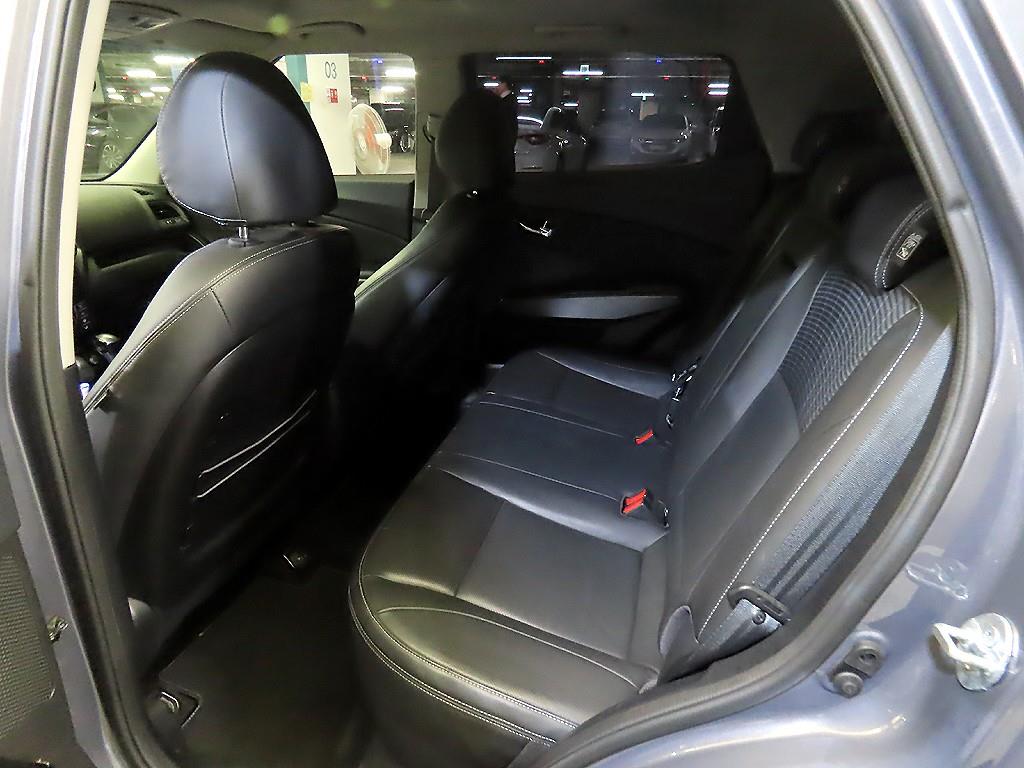 Ssangyong Tivoli - Vista 8