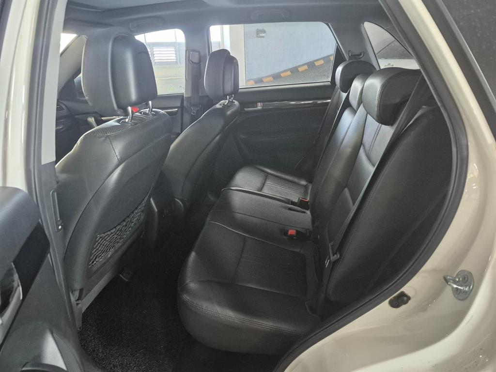KIA Sorento - Vista 9