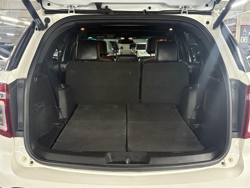 Ford Explorer - Vista 8