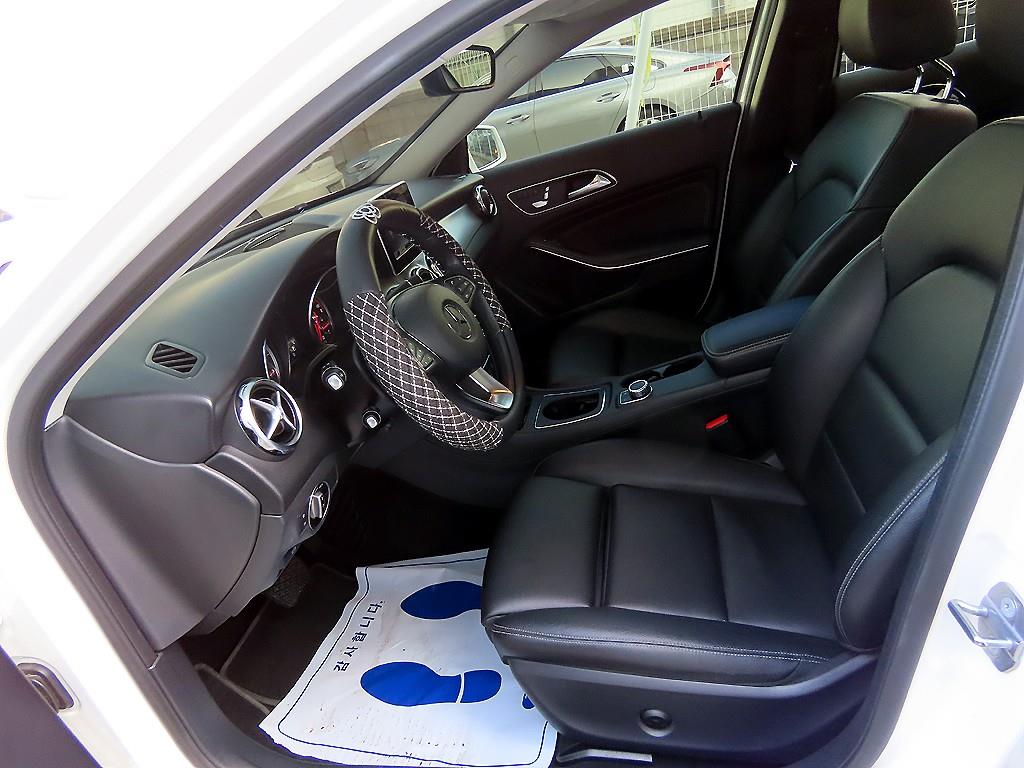 Mercedes Benz GLA Class - Vista 5