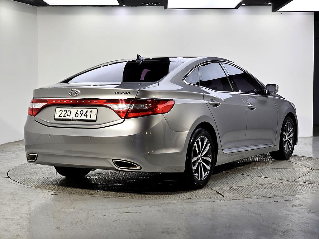 HYUNDAI Grandeur - Vista 4