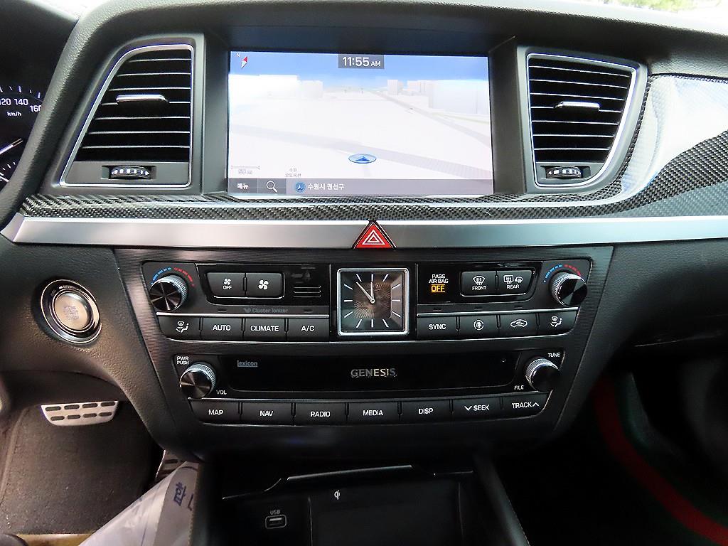 Genesis G80 - Vista 12