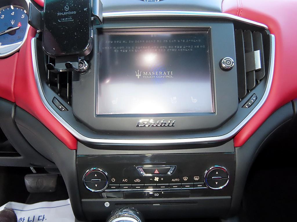 Maserati Ghibli - Vista 12