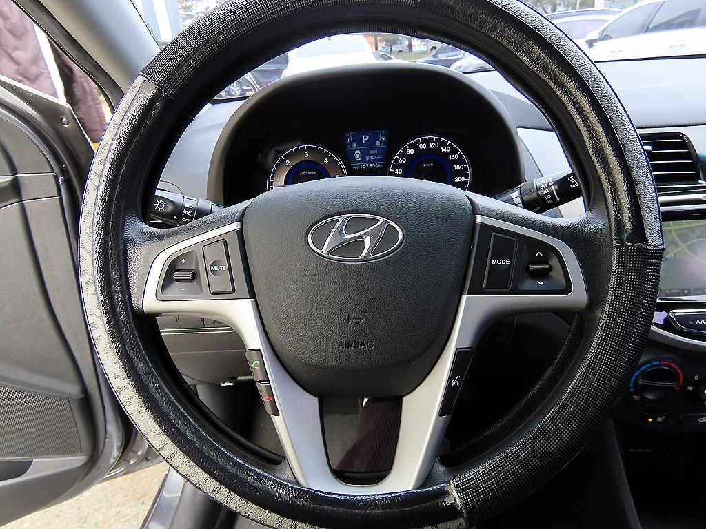 HYUNDAI Accent - Vista 8