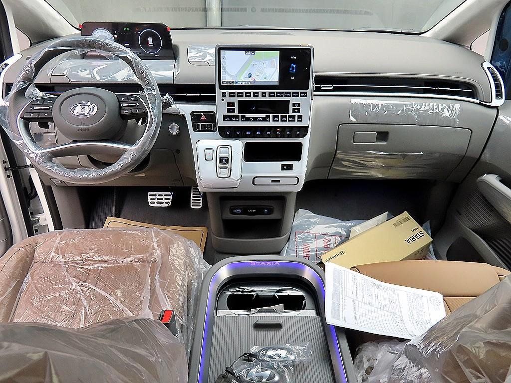 HYUNDAI Staria - Vista 7