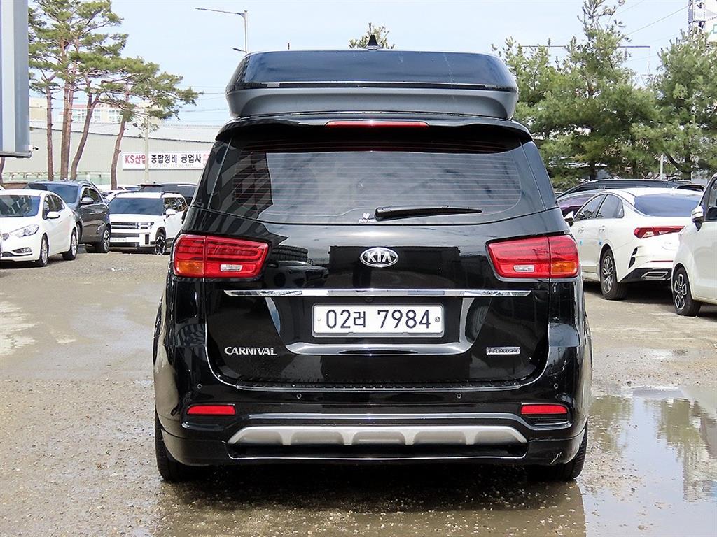 KIA Carnival - Vista 4