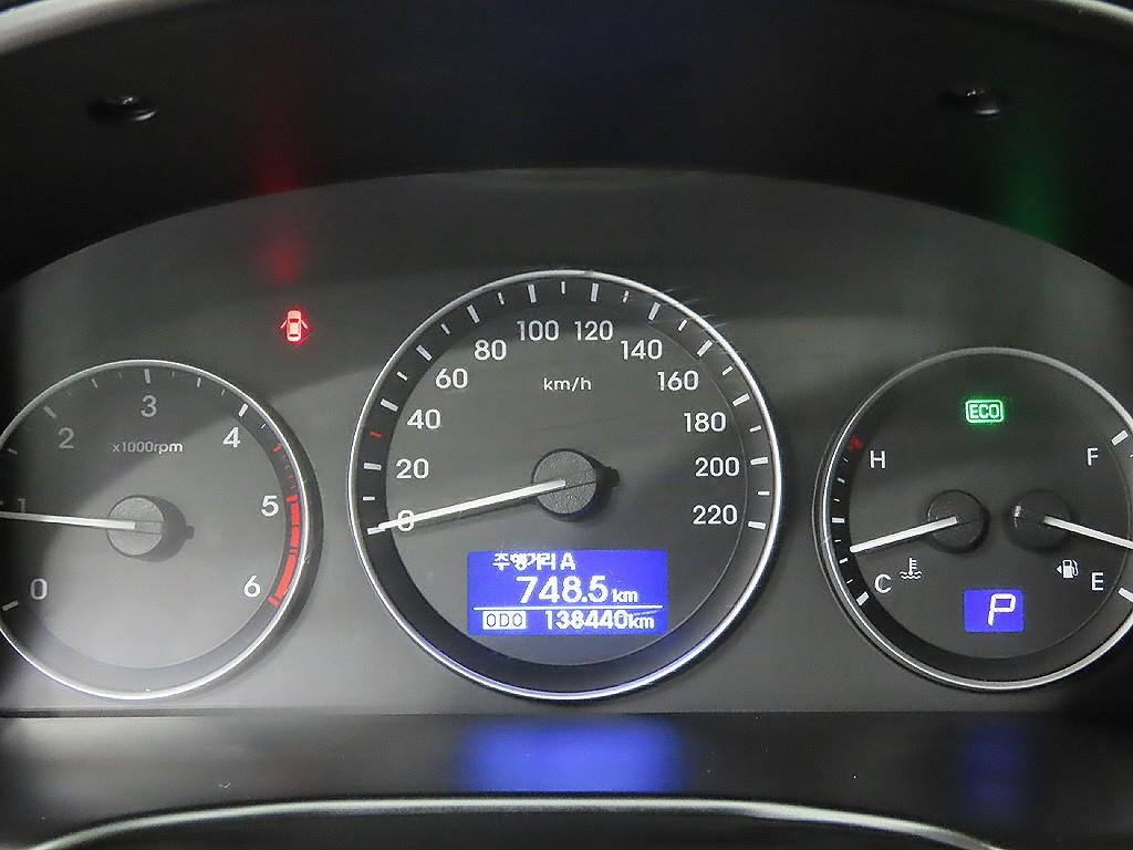 HYUNDAI Starex - Vista 11