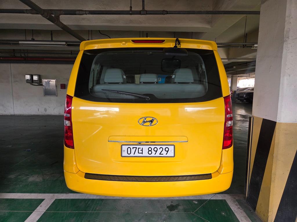 HYUNDAI Starex - Vista 4