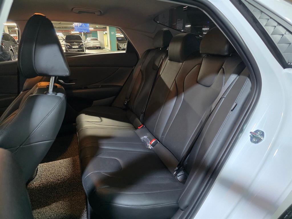 HYUNDAI Avante - Vista 7