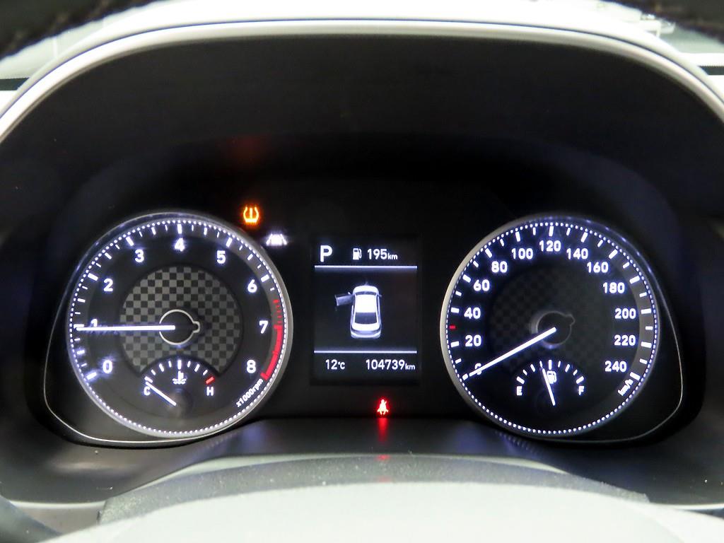 HYUNDAI Avante - Vista 6