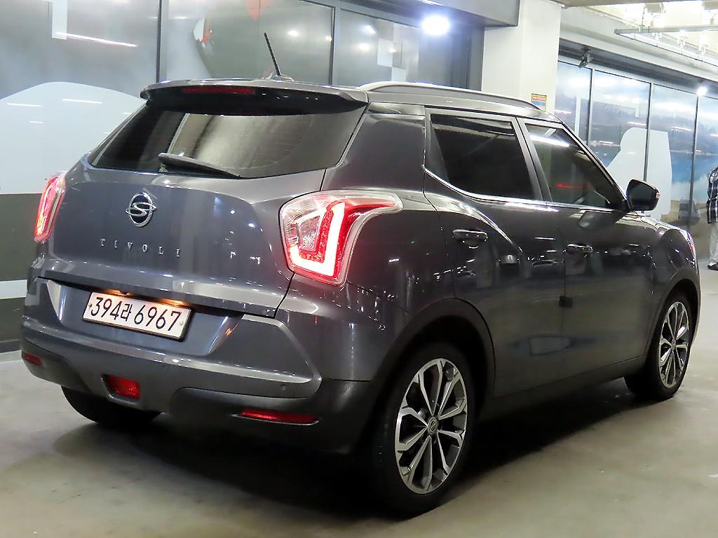 Ssangyong Tivoli - Vista 4