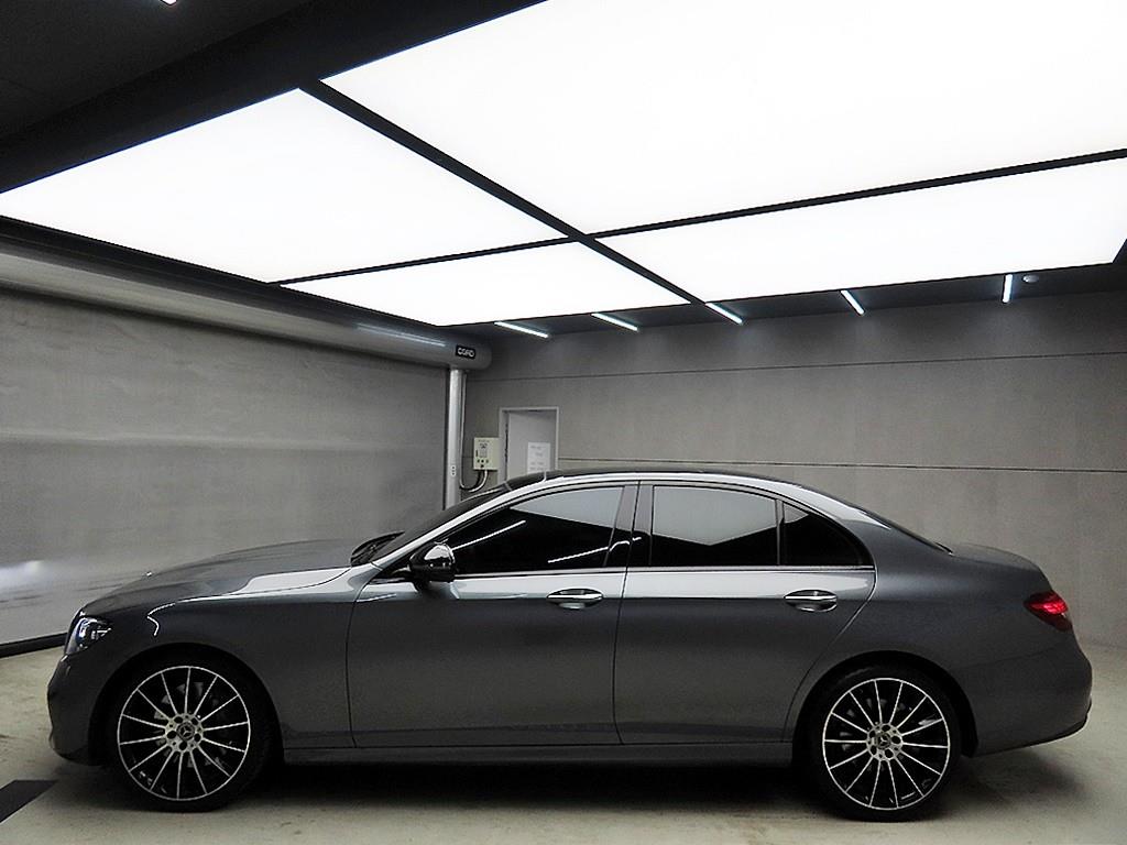 Mercedes Benz E class - Vista 4