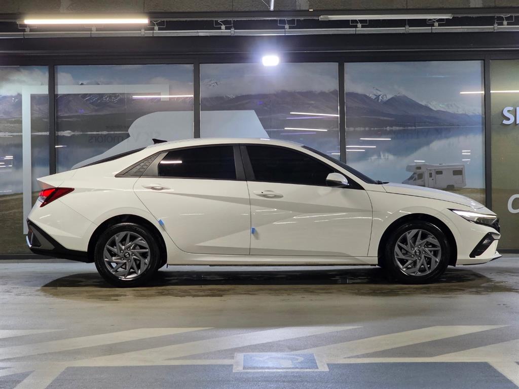 HYUNDAI Avante - Vista 3