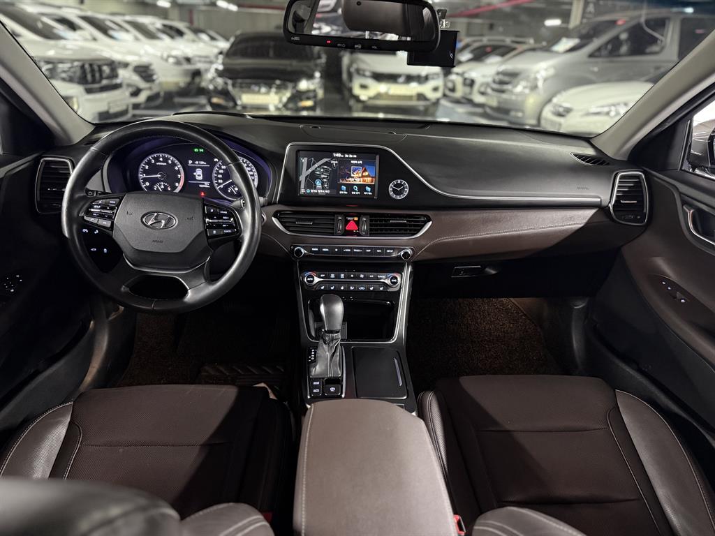 HYUNDAI Grandeur - Vista 9