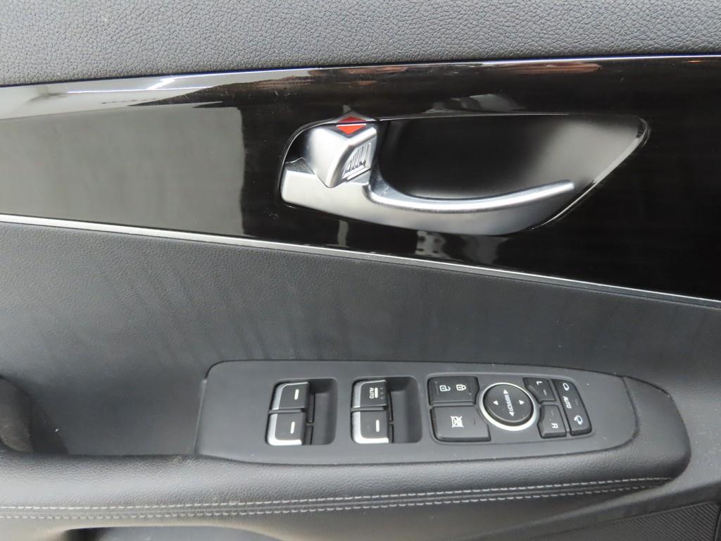 KIA Sorento - Vista 9