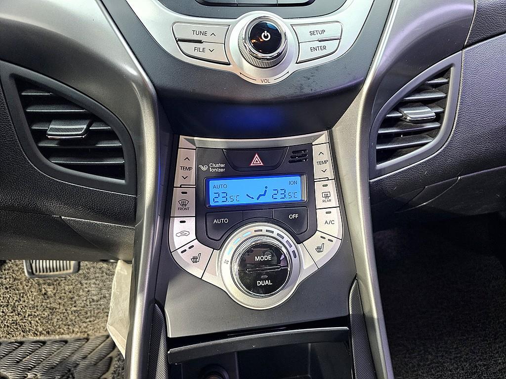 HYUNDAI Avante 2012 Negro - Importación desde Corea - HF Imports Iquique - Foto 16