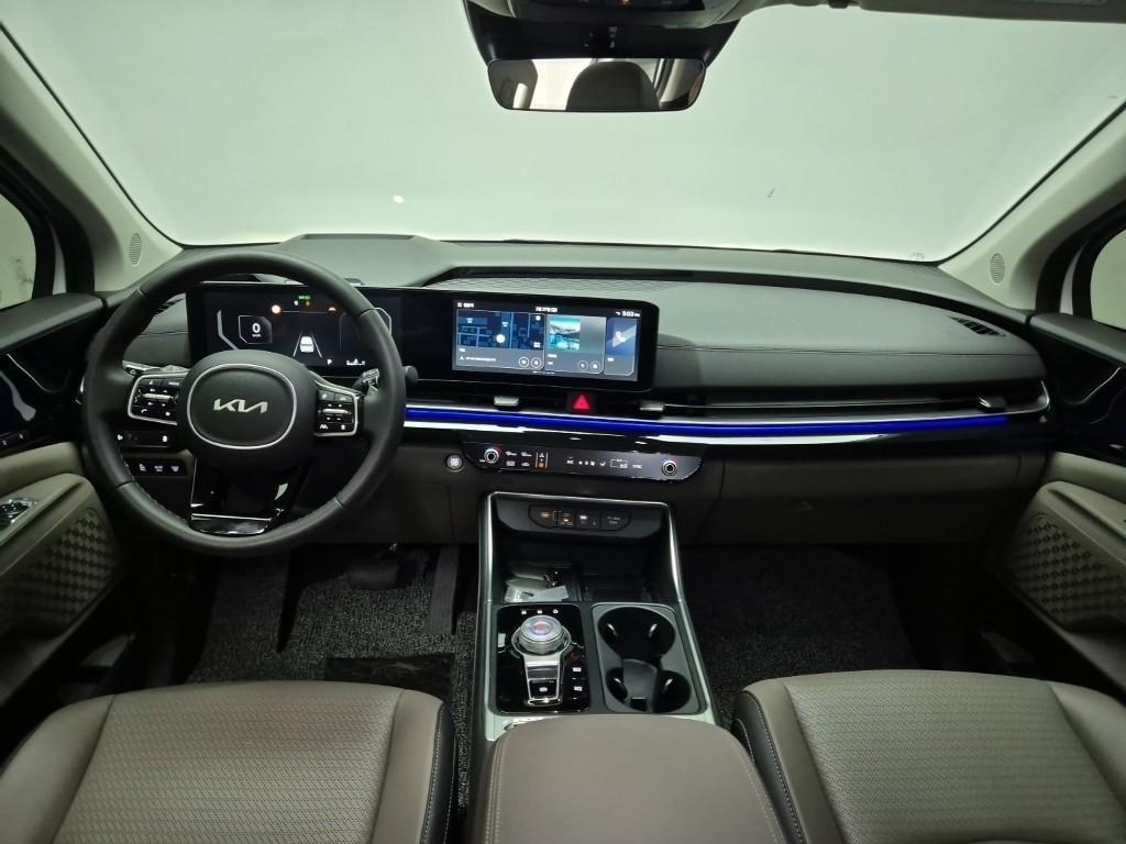 KIA Carnival - Vista 6