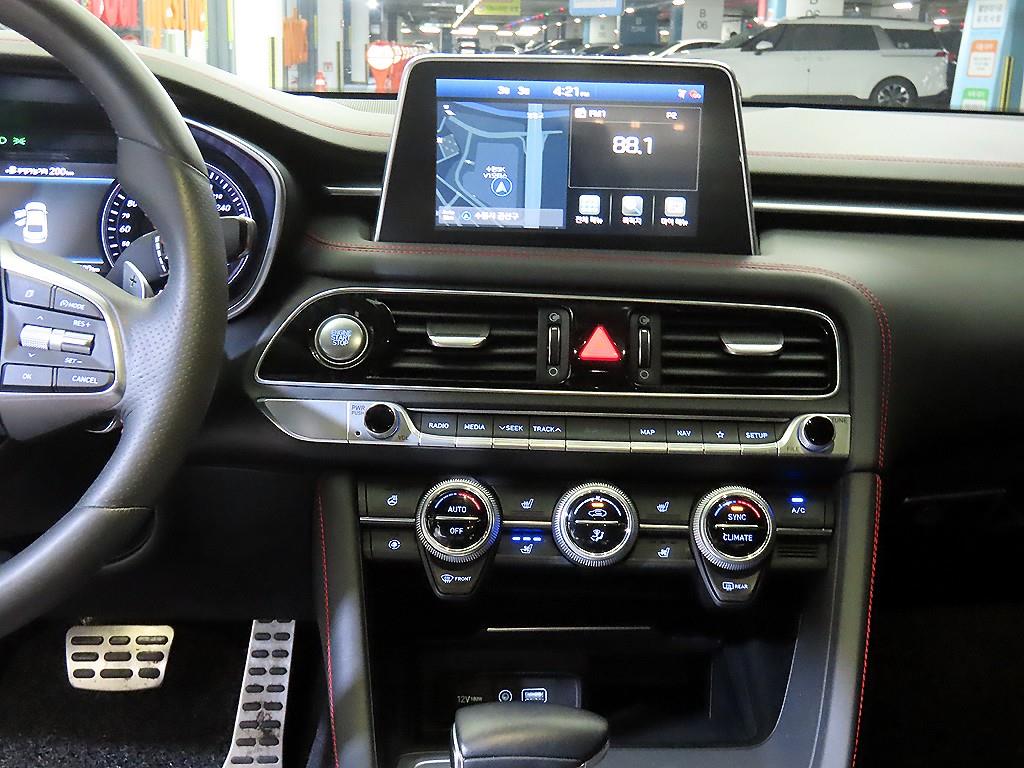 Genesis G70 - Vista 11