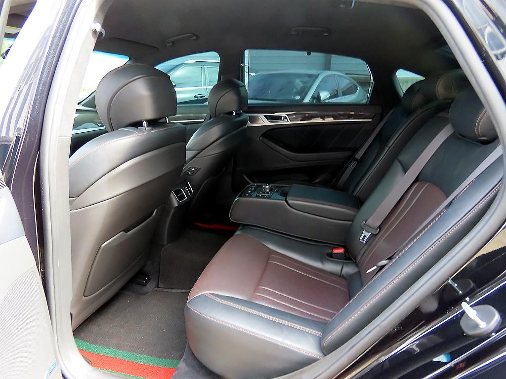 Genesis G80 - Vista 6