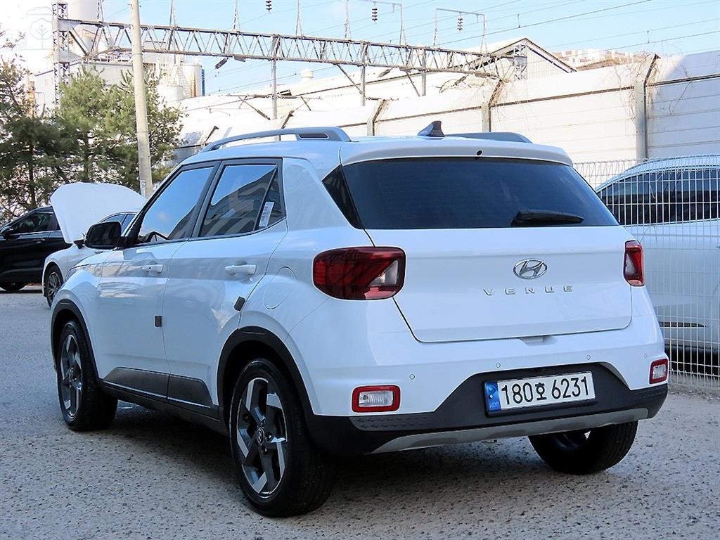HYUNDAI Venue - Vista 3
