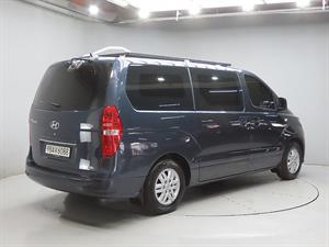 HYUNDAI Starex - Vista 8