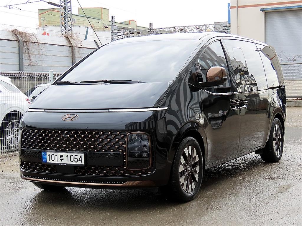 HYUNDAI Staria - Vista 2