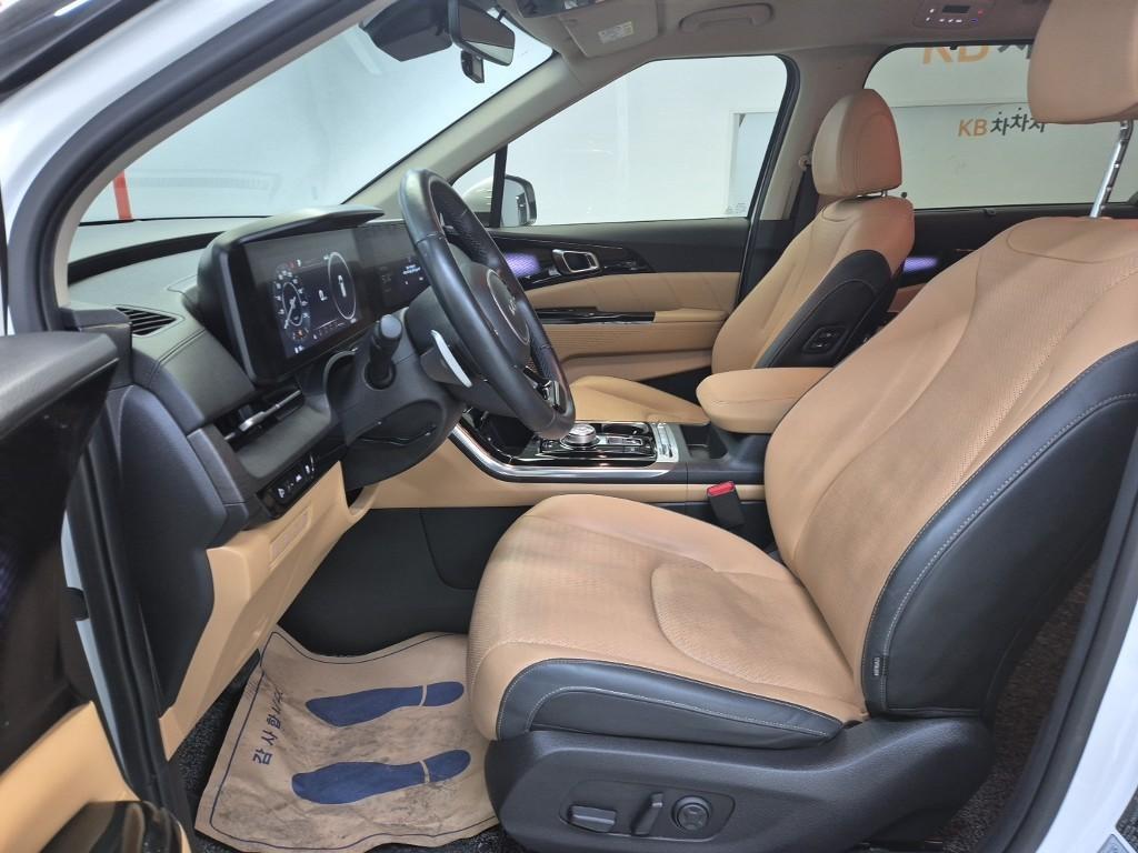 KIA Carnival - Vista 11