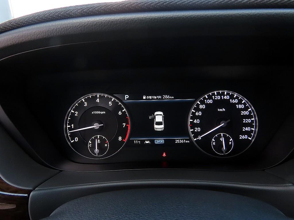 Genesis G90 - Vista 9