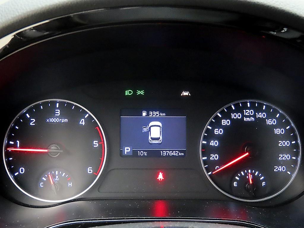 KIA Seltos - Vista 8