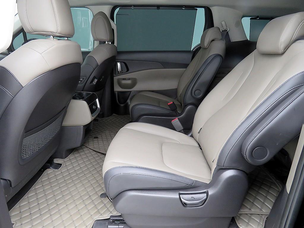 KIA Carnival - Vista 8
