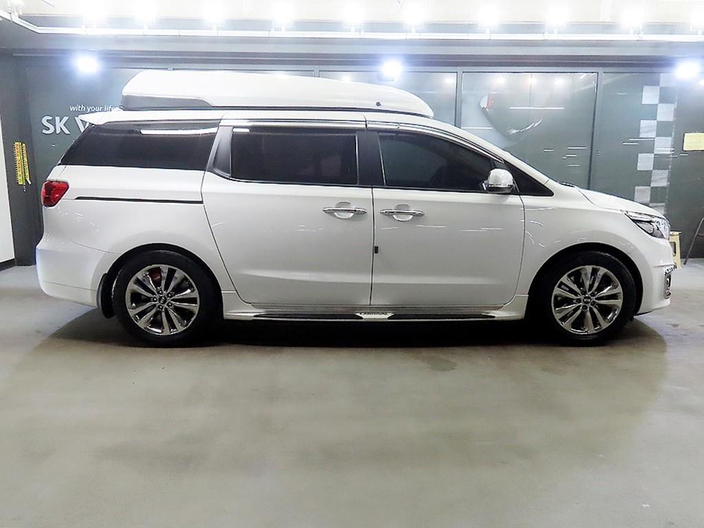 KIA Carnival - Vista 3