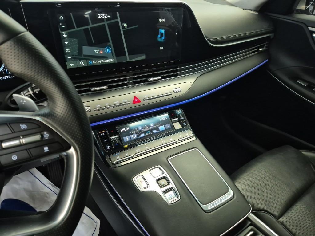 HYUNDAI Grandeur - Vista 10