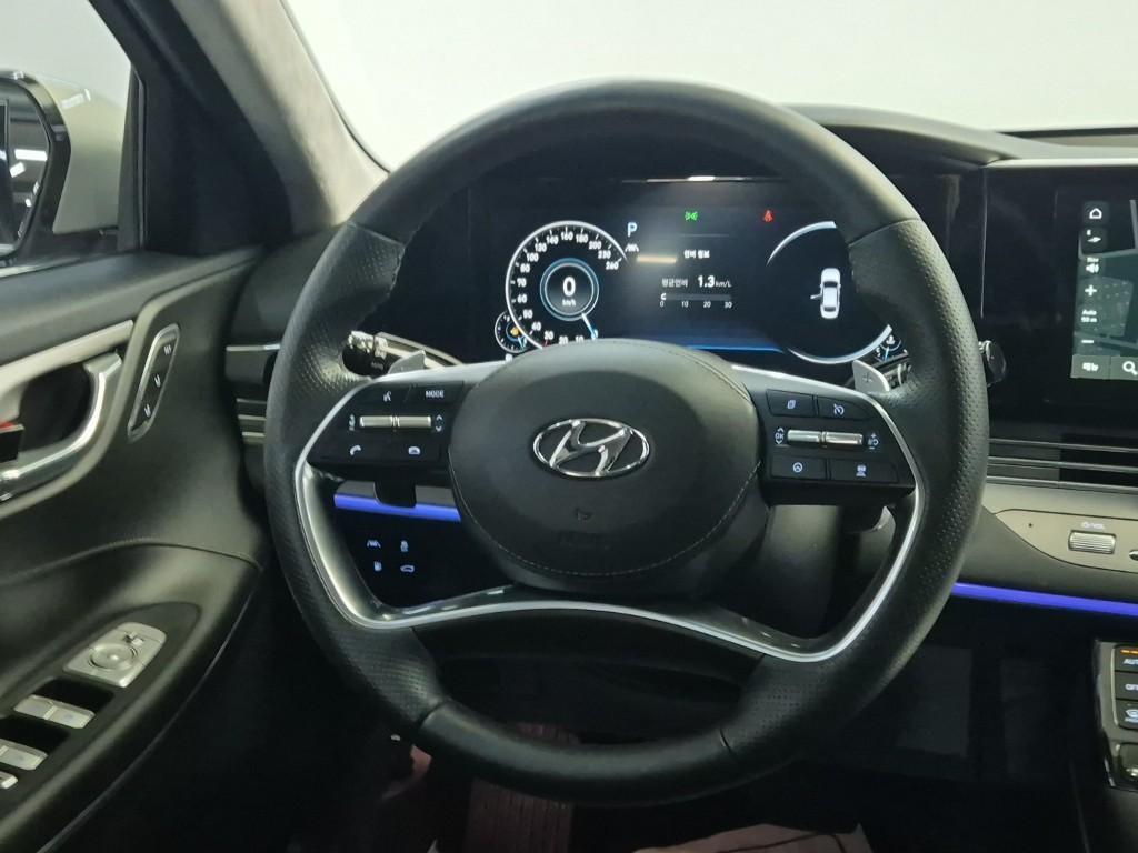 HYUNDAI Grandeur - Vista 9