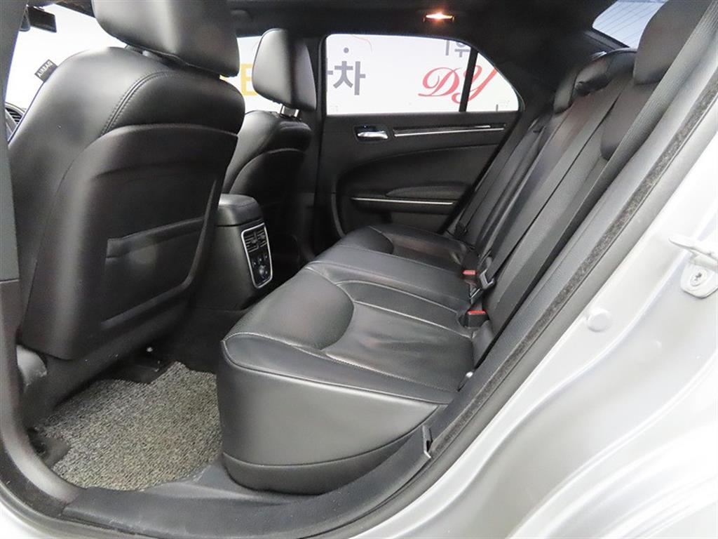 Chrysler 300C - Vista 6