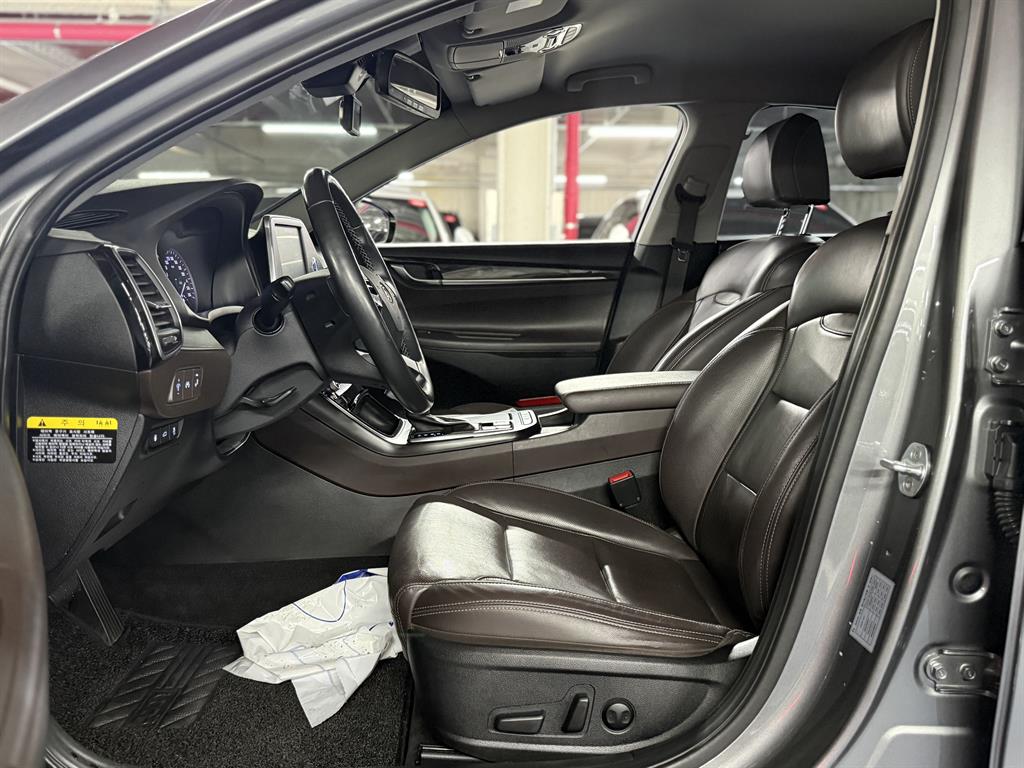 HYUNDAI Grandeur - Vista 11