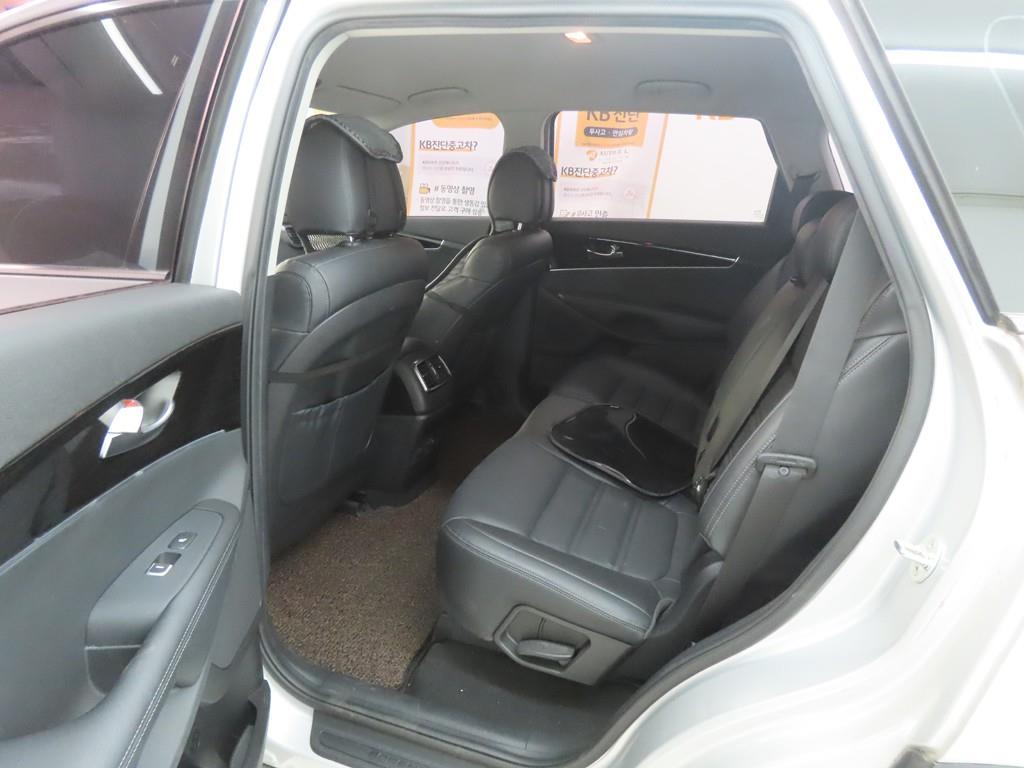 KIA Sorento - Vista 6