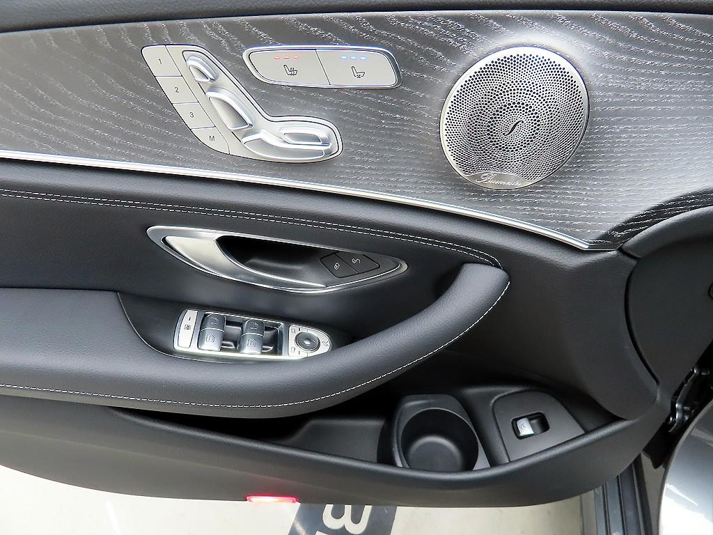 Mercedes Benz E class - Vista 11